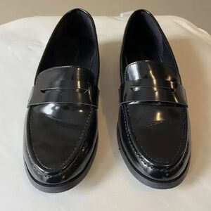 Banana Republic Women's Shiny Black Flats